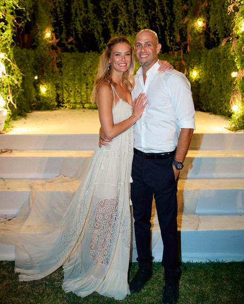 Bar Rafaeli mostra foto do casamento: 'Momento mais feliz'