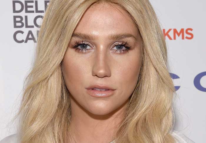 Em 2010, Kesha teve uma surpresa nada boa, quando fotos suas fazendo sexo e após o ato foram divulgadas na internet.