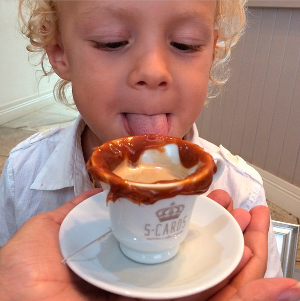 Além da melancia, esse café parece ser uma das bebidas favoritas dele