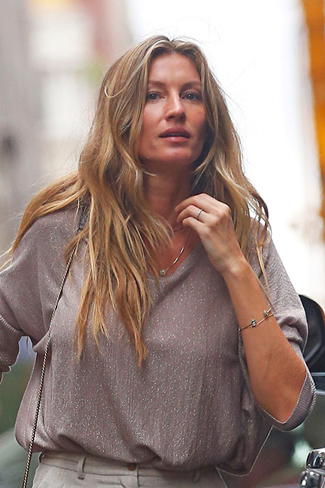 Gisele Bündchen aparece quase sem maquiagem em Nova York