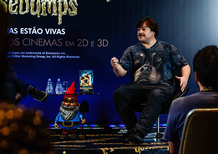 Jack Black faz caras e bocas em coletiva em São Paulo