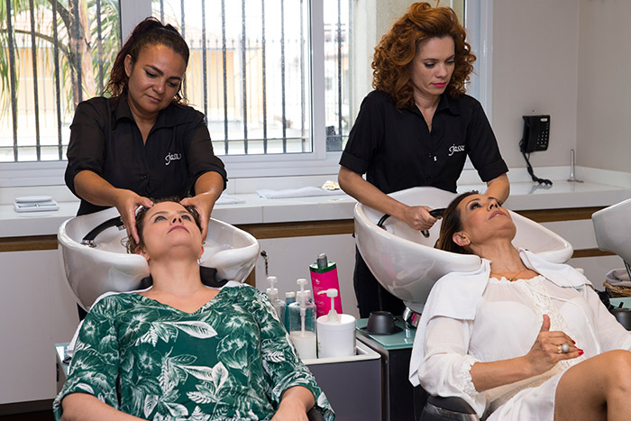 Solange Frazão e Mônica Carvalho participam do Dia da Beleza