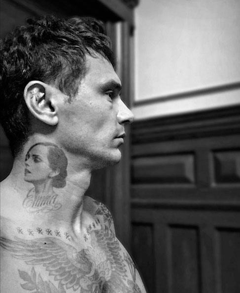 Será? James Franco tatua rosto de Emma Watson no pescoço3