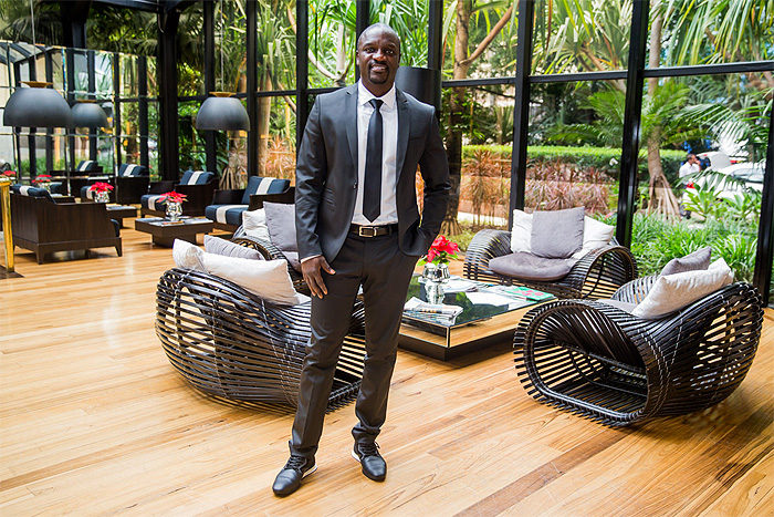 Akon desembarca no Brasil para iniciativa ambiental 