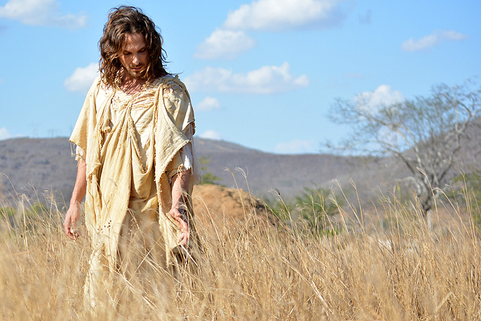 Igor Rickli gravando a chamada promocional da Paixão de Cristo de Nova Jerusalém