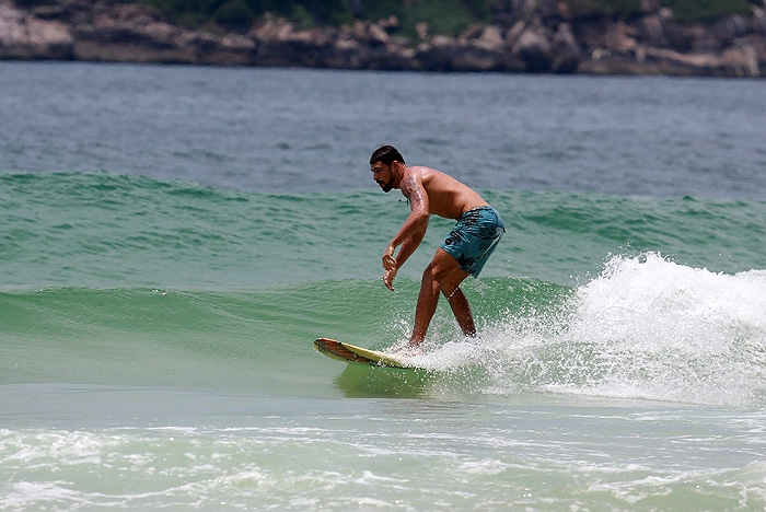 Sempre mostrando habilidade, Cauã arrasou no surfe