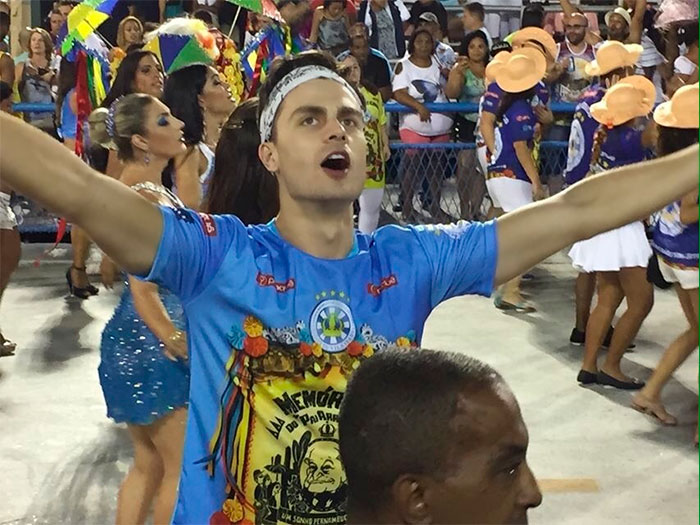 Paulo Dalagnoli cai no samba ao lado de Ágatha Moreira