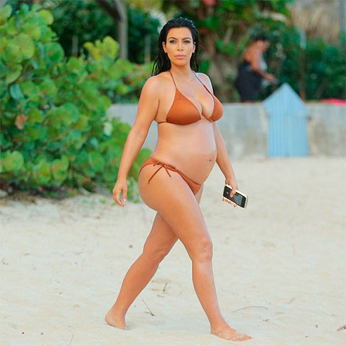 Kim Kardashian deu um irmãozinho para sua filha mais velha, North West. Saint, que também é fruto do casamento com Kanye West, nasceu em dezembro 