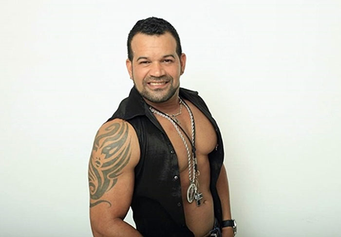 O cantor Jean Pierre dos Santos, de 39 anos,o famoso Pierre Pressão, do Arrocha, morreu no dia 27 de dezembro. De acordo com informações locais, ele foi encontrado morto em seu carro, em frente uma sauna, em Recife