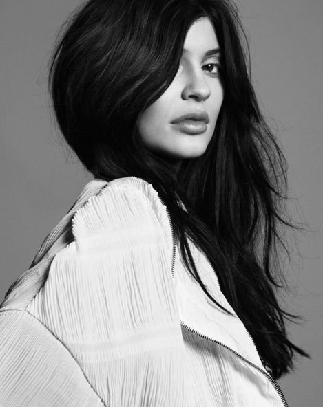 Mulherão! Kylie Jenner aparece deslumbrante em foto