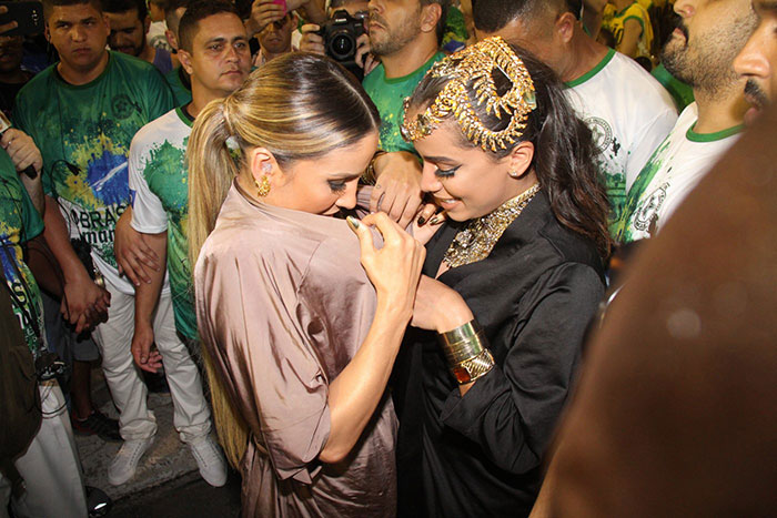 Anitta e Claudia Leitte brilham em ensaio na Sapucaí3