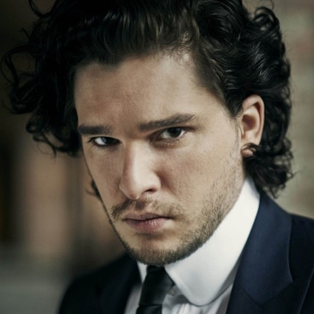 Kit Harington não se considera um grande ator no cenário da dramaturgia britânica, por nunca ter estrelado a saga Harry Potter: Além disso, o astro também afirmou, em entrevista para a CNN, que chegou a pensar em fazer um teste para a sequência de filmes, mas desistiu por achar que, na época, era muito velho para os papéis oferecidos