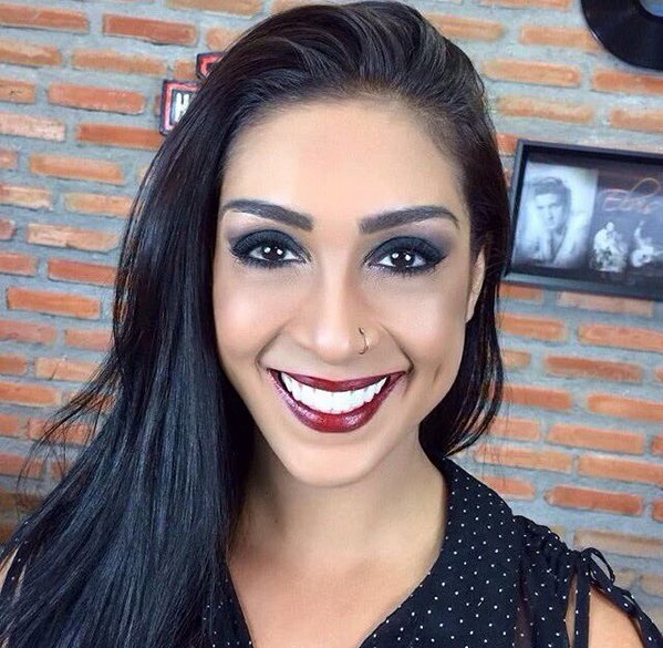 4° Amanda Djehdian  Twitter: 96.600  Facebook: 214.000  Instagram: 1.100.000  Vice-campeã na 15ª edição do programa, em 2015, Amanda Djehdian aposta nas redes sociais para mostrar momentos românticos e exibir seu corpo sarado em preparação para o carnaval 2016.