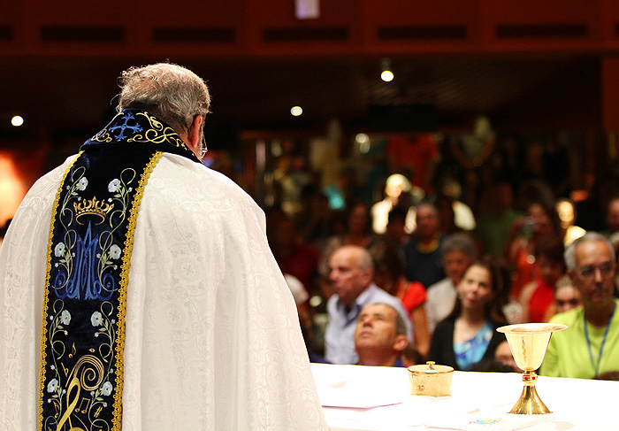 Veja as fotos da Missa do Padre Antônio Maria a no cruzeiro