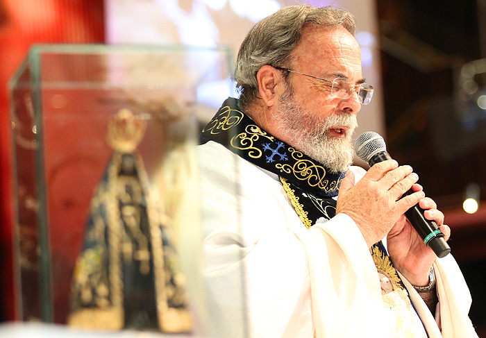 Veja as fotos da Missa do Padre Antônio Maria a no cruzeiro