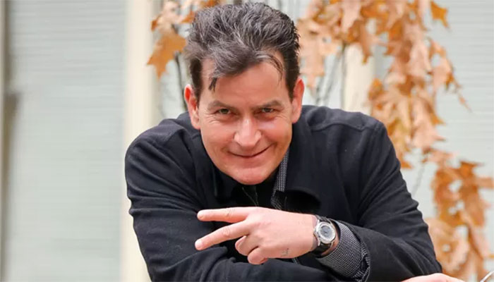 Charlie Sheen: O ator de Two and a Half Man, foi preso em 2005 e 2009 por violência doméstica e também por dirigir após consumir drogas e álcool