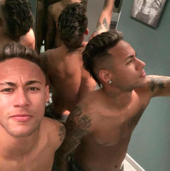 Neymar muda o visual e reaparece com moicano loiro. Veja!