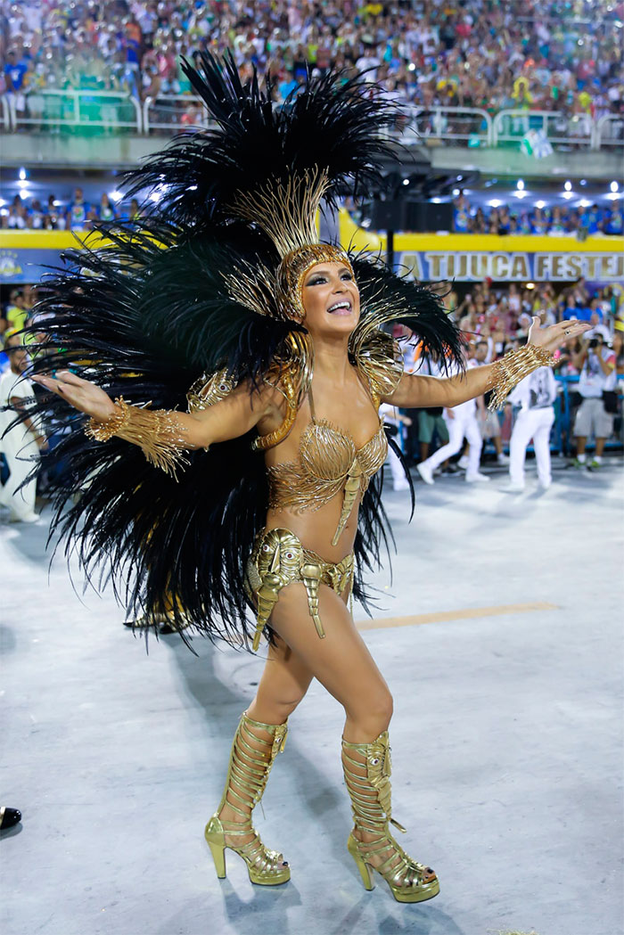 Veja as musas do 1º dia de desfiles no Rio e Janeiro