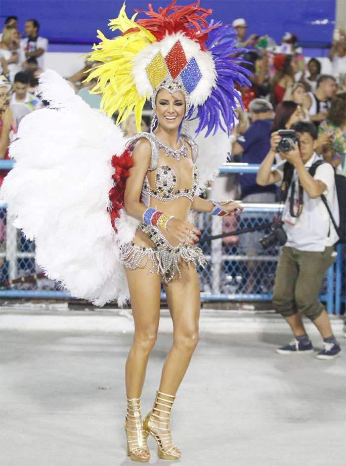 Confira as musas que brilharam no 2º dia de desfile no Rio