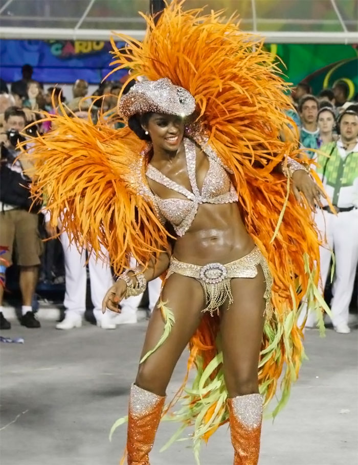 Confira as musas que brilharam no 2º dia de desfile no Rio