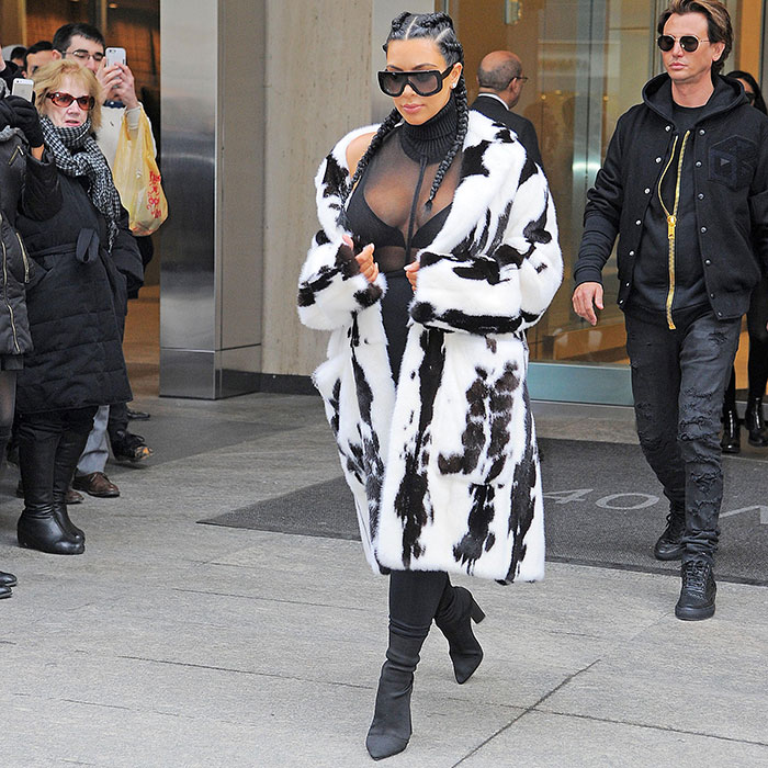 Poderosa! Kim Kardashian circula deslumbrante por NY