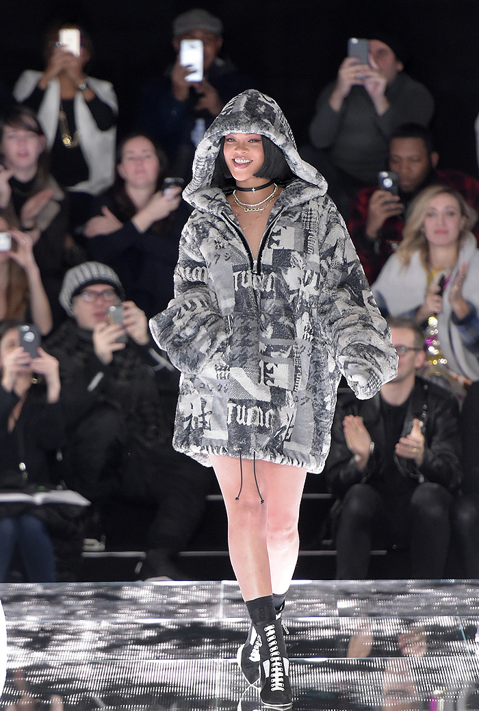 Rihanna brilha ao lançar coleção na Semana de Moda de NY