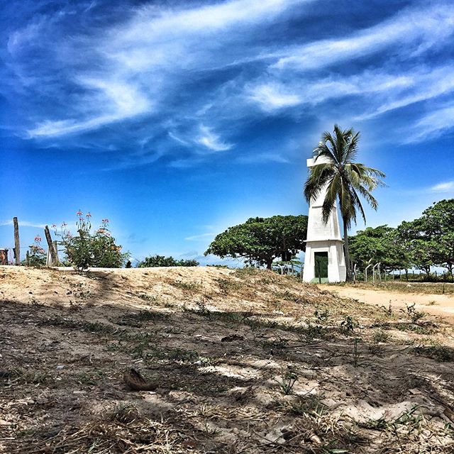 Isis Valverde curte férias em local paradisíaco. Fotos!