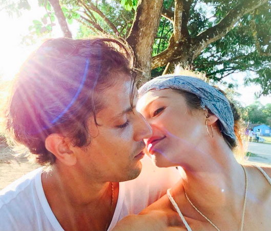 Candice Swanepoel faz declaração de amor em português na web