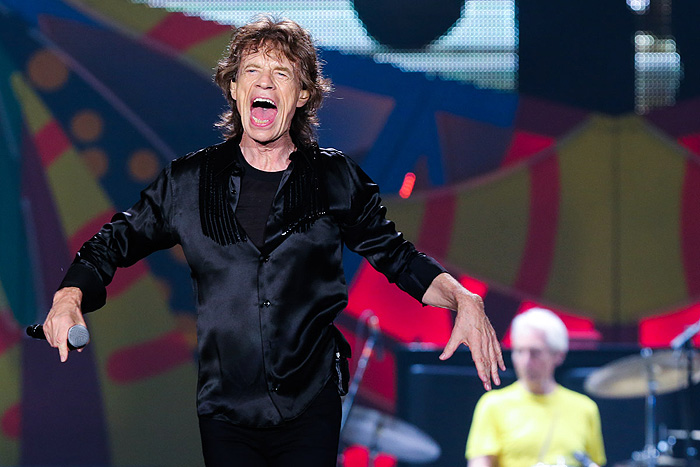 Energético, Mick Jagger agitou o público com performance dos maiores hits 