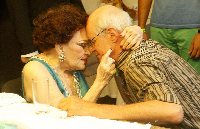 Emocionante! Bibi Ferreira comemora 75 anos de carreira 