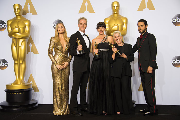 Damian Martin, Elka Wardega e Lesley Vanderwalt posam com equipe de maquiagem de Mad Max: Estrada da Furia e também com Margie Robbie e Jared Leto