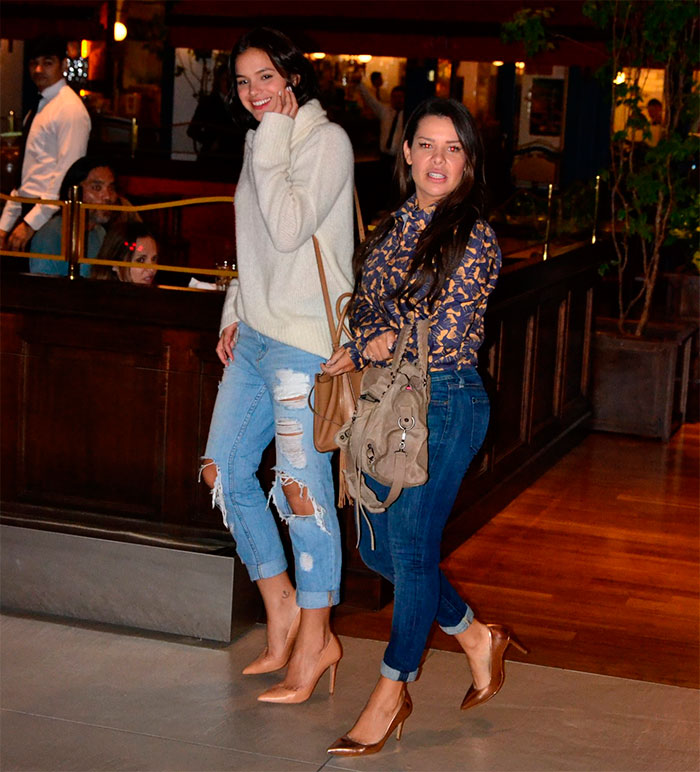 Bruna Marquezine e Fernanda Souza se divertem juntas no Rio