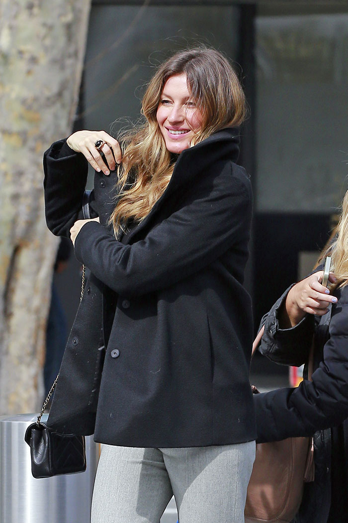 Gisele Bündchen é pura simpatia em Nova York