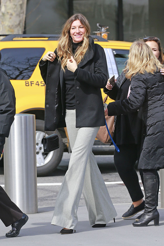 Gisele Bündchen é pura simpatia em Nova York