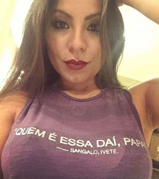 Linda! Andressa Ferreira manda recado em selfie 