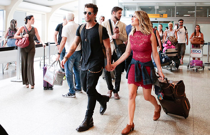 Gagliasso e Giovanna Ewbank esbanjam estilo em aeroporto