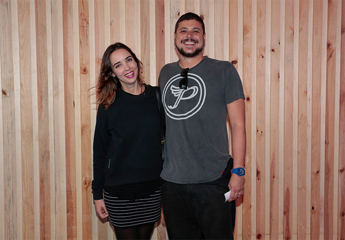 Vice-campeão do Masterchef, Raul Lemos foi ao festival com a esposa, Laura Gianfaldoni