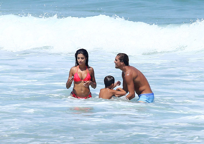 Aline Riscado, o filho Nathan e o ator Felipe Roque