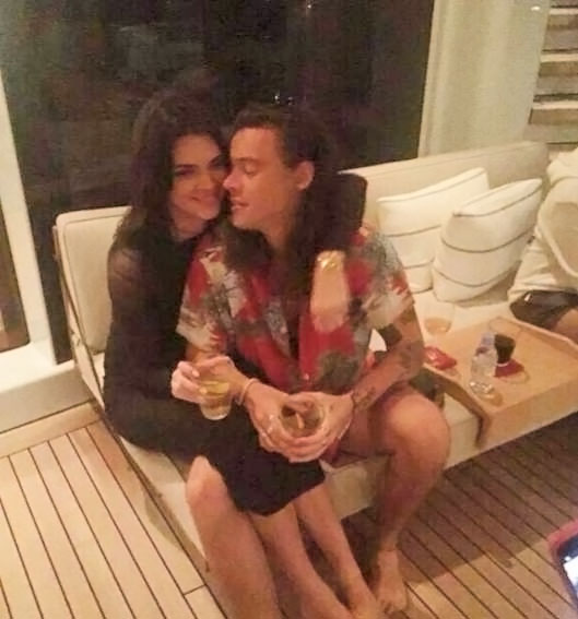 Hackers publicam fotos íntimas de Harry Styles com Kendall