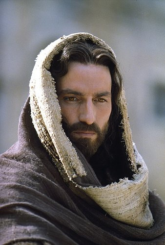 Jim Caviezel interpretou Jesus Cristo no polêmico filme A Paixão de Cristo, de 2004, dirigido por Mel Gibson