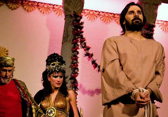 Murilo Rosa interpretou Jesus Cristo em 2009, em Nova Jerusalém, e em 2014, na peça Auto da Paixão de Cristo, de 2014