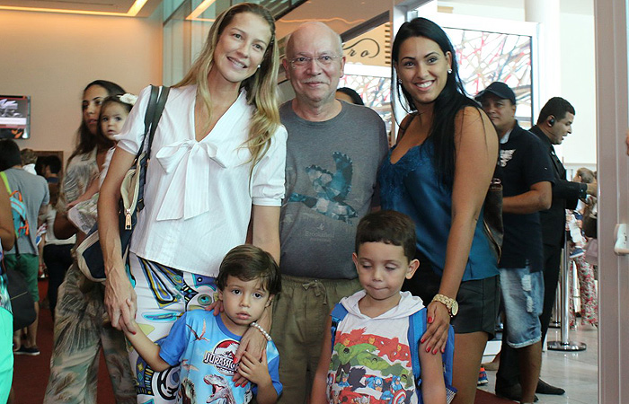Luana Piovani e Alinne Moraes se divertem com os filhos