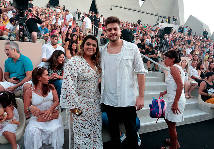 Preta Gil e Rodrigo Godoy estavam na plateia