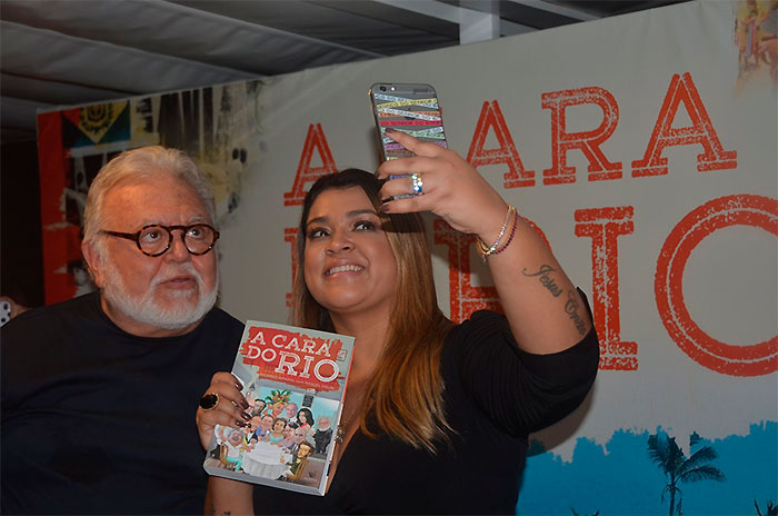 Ricardo Amaral faz selfie com Preta Gil
