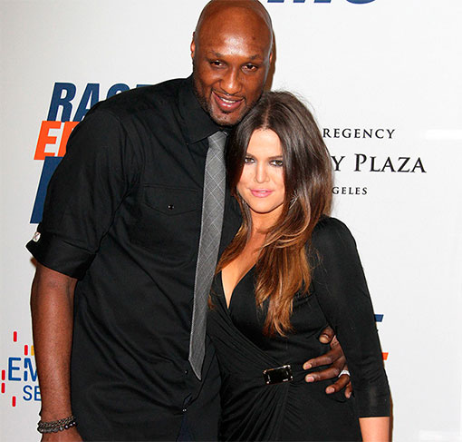 Khloé Kardashian é daquelas que não teve muita sorte, quando o assunto é relacionamento. A socialite era noiva do jogador de basquete Lamar Odom, mas acabou se separando depois que foi descoberto que ele a traia com várias mulheres. Entretanto, o fato de ele ter sido encontrado inconsciente em um bordel nos Estados Unidos, quando estavam separados, reaproximou os dois e o divórcio parece estar bem distante agora