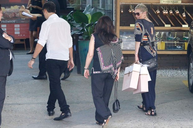 Kate Moss faz compras em São Paulo 