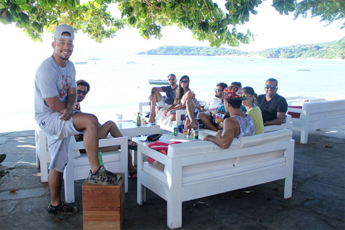  Mussunzinho se reúne com amigos famosos para curtir Búzios