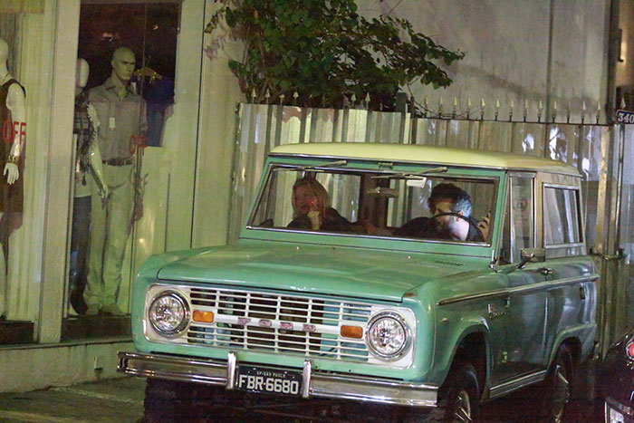 Kate Moss aproveita noite romântica em São Paulo 