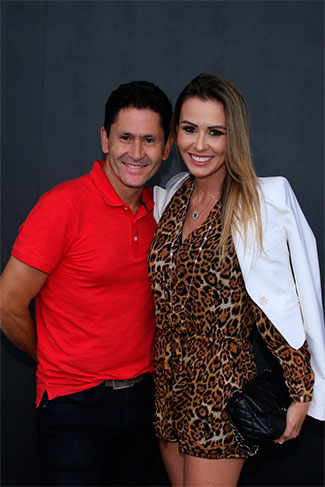 Gian e sua esposa, Tati, um dos casais do Power Couple Brasil