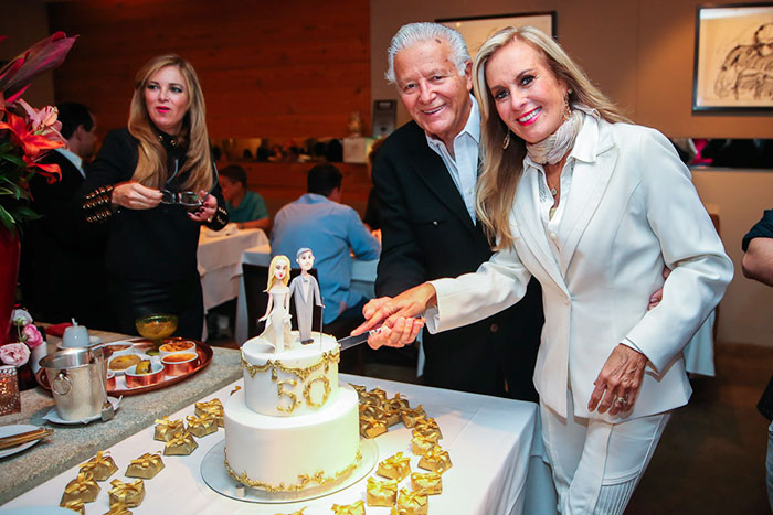 Empresário e eterna Garota de Ipanema comemoraram 50 anos juntos